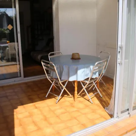 113, Heliovillage Au Village Naturiste * Agde